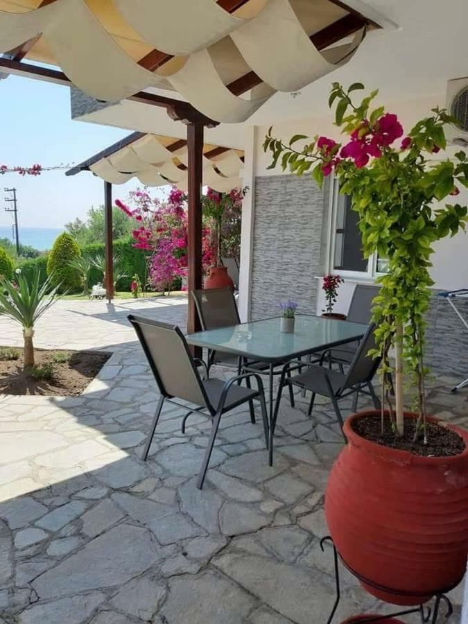 Ianos Apartment